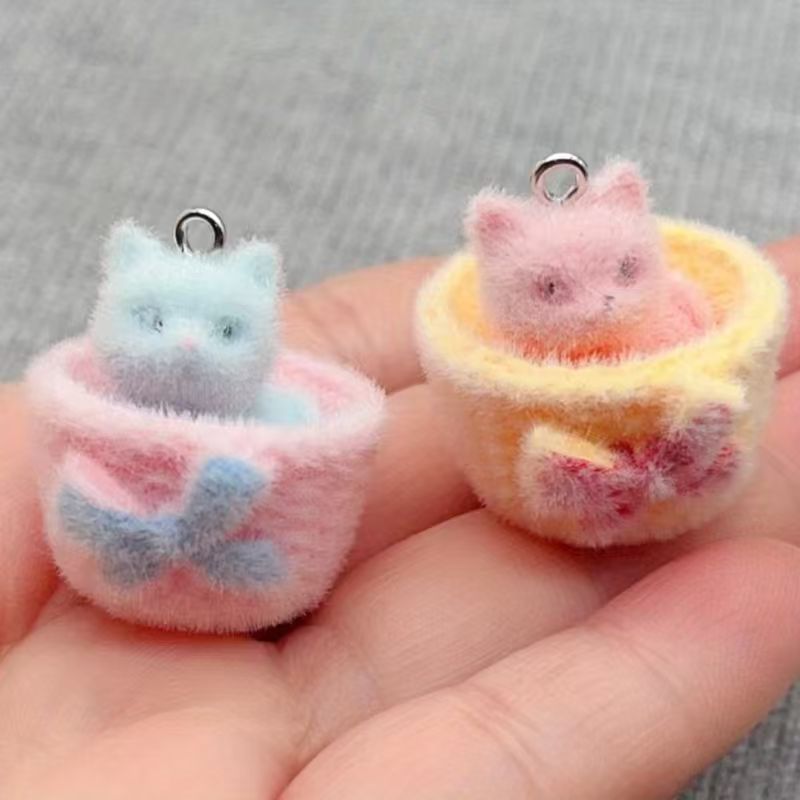 Jewelry Making Party - 4pcs 3D plush resin cat pendant,